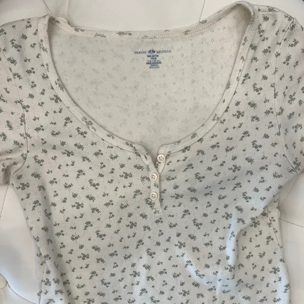 Brand Melville T-Shirt